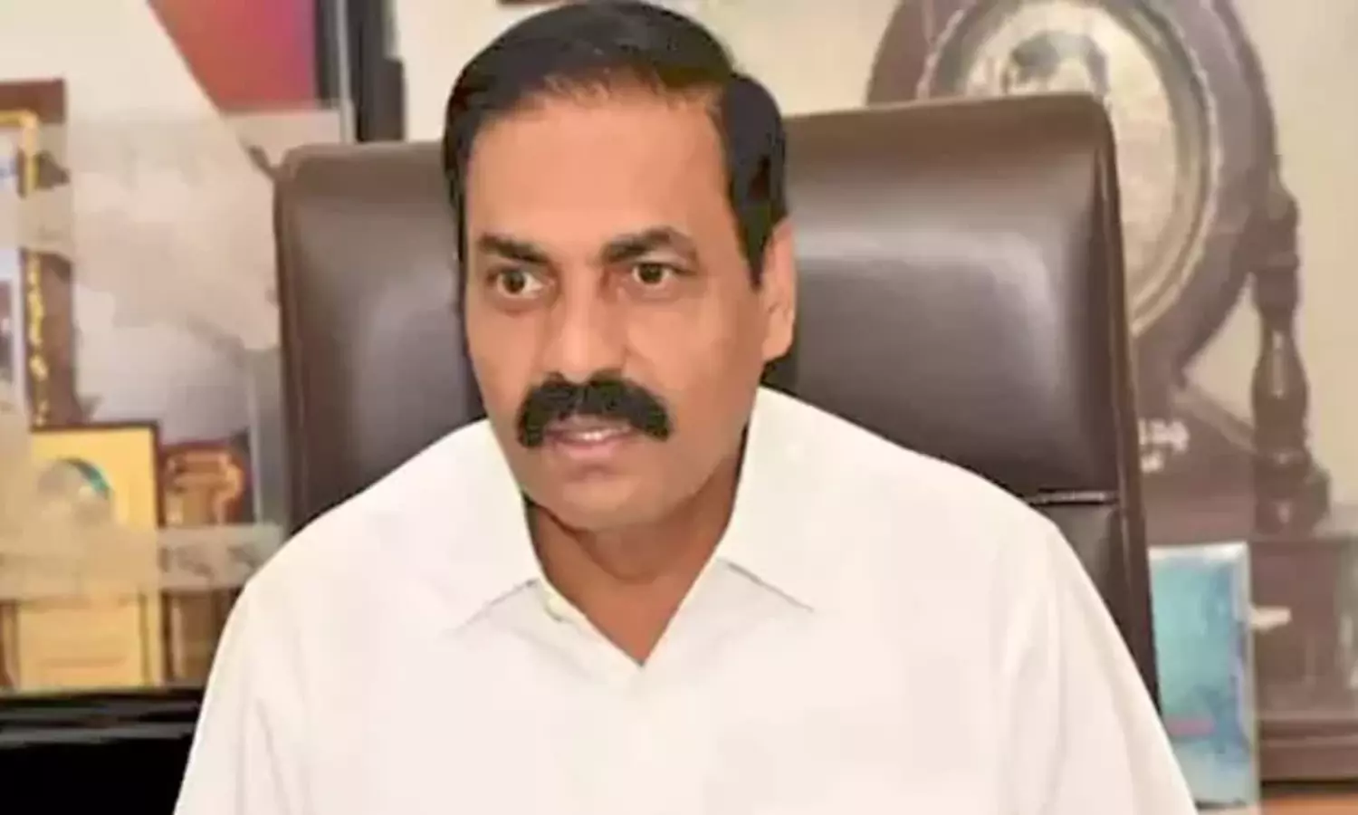 Former Minister Kakani Govardhan Reddy arrested Former Minister Kakani Govardhan Reddy arrested