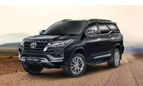 Toyota: టయోటా ఫార్చ్యూనర్ అద్భుతం.. భారత్‌లో 3 లక్షల యూనిట్ల సేల్స్ రికార్డు!