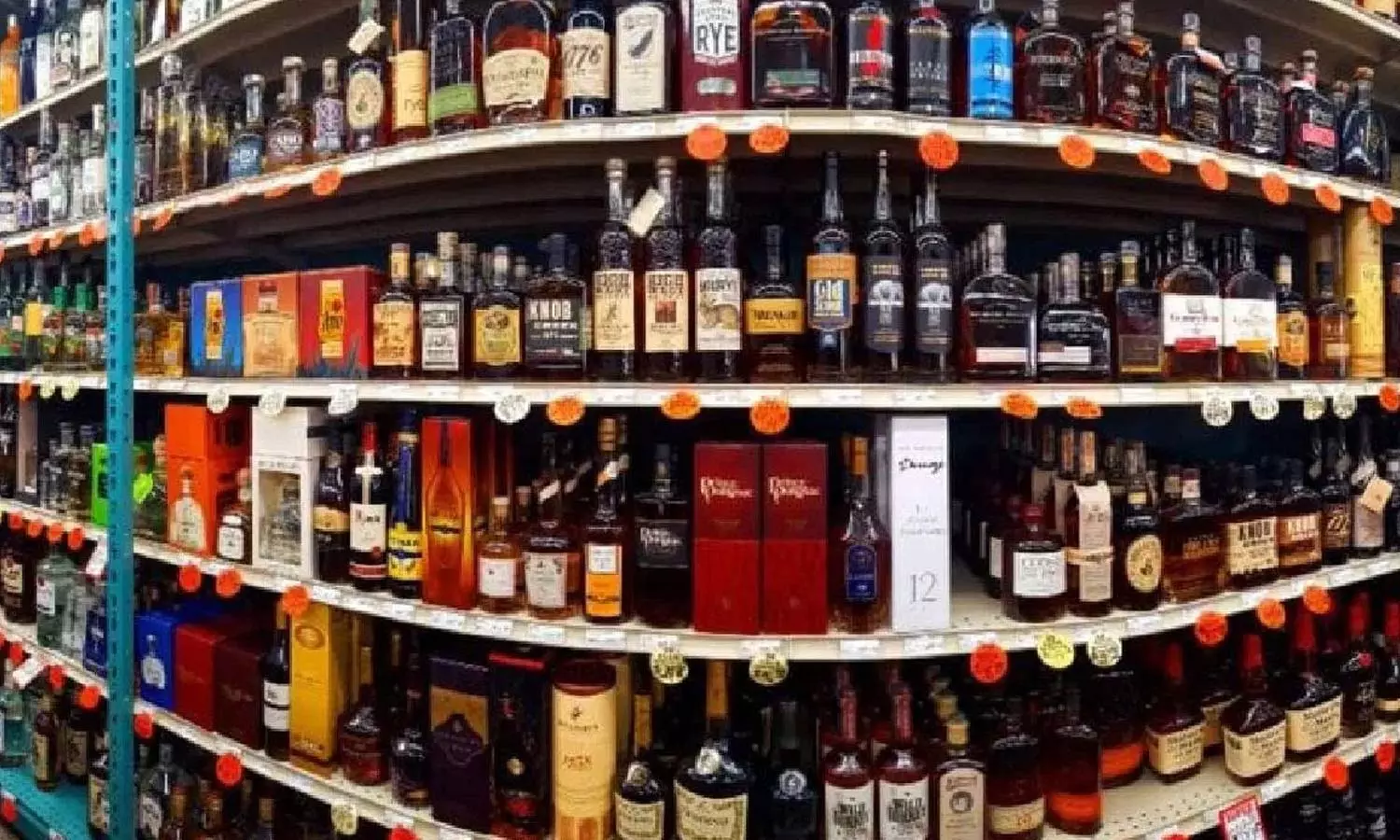 Liquor Auction : లిక్కర్ సేల్స్‌లో సరికొత్త రికార్డు: గురుగ్రామ్‌లో శంకర్ చౌక్ లైసెన్స్‌కు రూ. 63 కోట్లు!