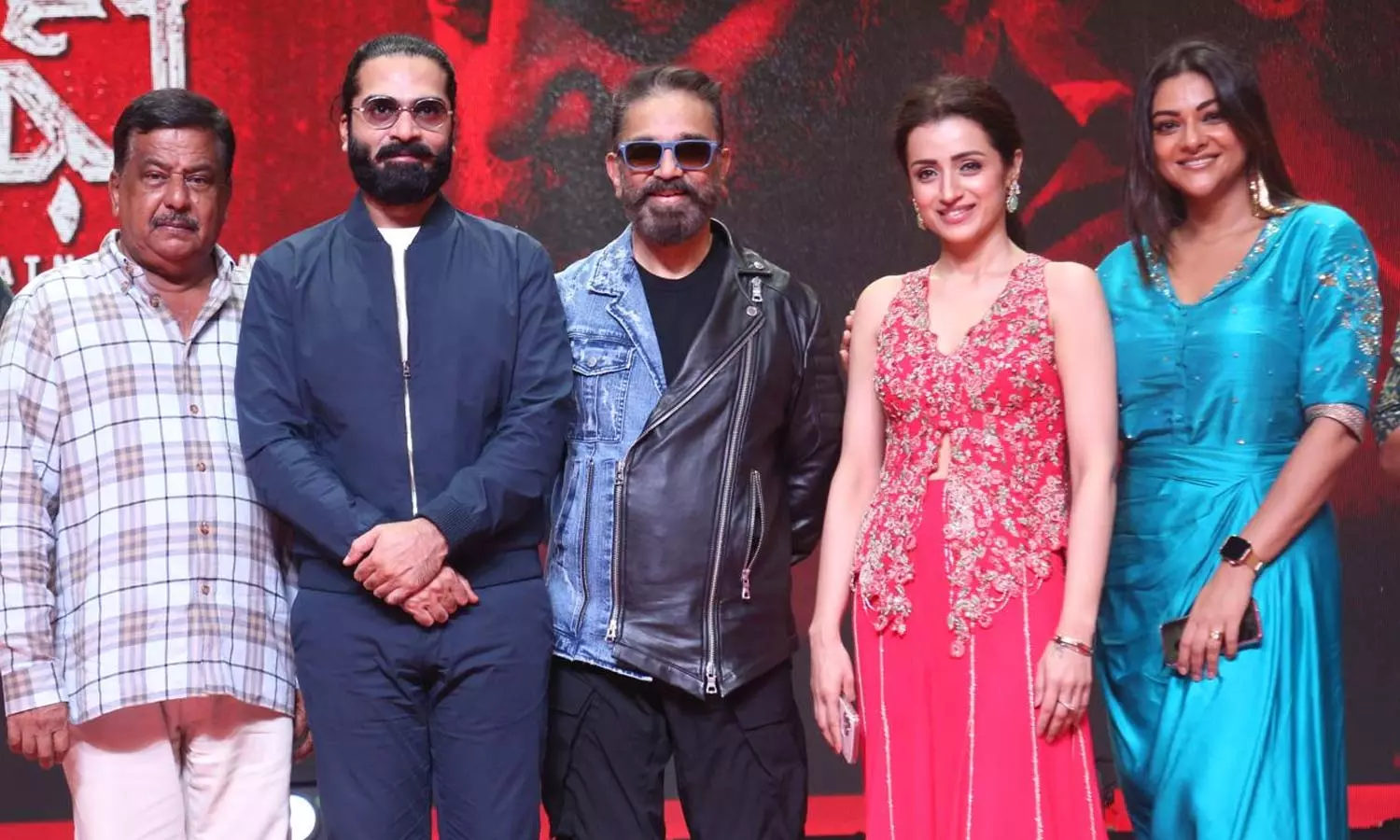 థగ్ లైఫ్ చాలా గొప్ప సినిమా. ప్రేక్షకుల రుణం తీర్చుకోవడానికి తీసిన సినిమా. జూన్ 5న మీ అందరి రెస్పాన్స్ కోసం ఎదురుచూస్తున్నాను: గ్రాండ్ ప్రీరిలీజ్ ఈవెంట్ లో యూనివర్సల్ హీరో కమల్ హాసన్ థగ్ లైఫ్ చాలా గొప్ప సినిమా. ప్రేక్షకుల రుణం తీర్చుకోవడానికి తీసిన సినిమా. జూన్ 5న మీ అందరి రెస్పాన్స్ కోసం ఎదురుచూస్తున్నాను: గ్రాండ్ ప్రీరిలీజ్ ఈవెంట్ లో యూనివర్సల్ హీరో కమల్ హాసన్