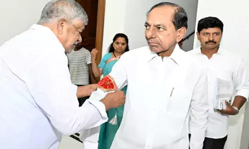 Kalvakuntla Kavitha KCR Meeting Political Developments Kalvakuntla Kavitha KCR Meeting Political Developments