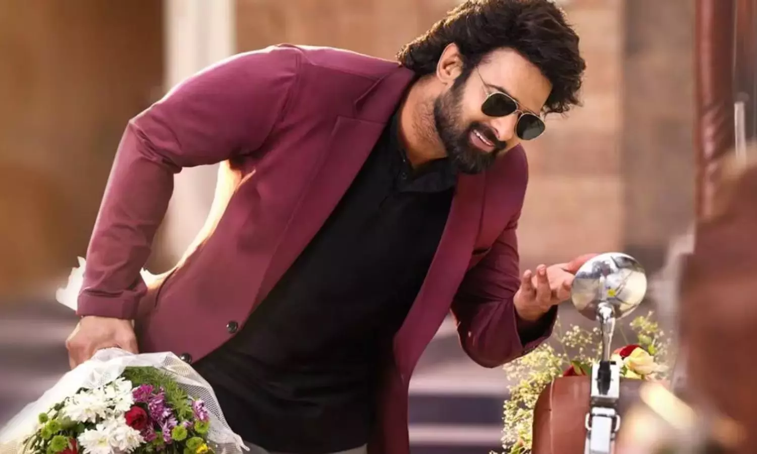 Prabhas ‘The Raja Saab’ Teaser Leak: లీకైన టీజర్పై ప్రభాస్ టీమ్ వార్నింగ్.. షేర్ చేస్తే కఠిన చర్యలు! Prabhas ‘The Raja Saab’ Teaser Leak: లీకైన టీజర్పై ప్రభాస్ టీమ్ వార్నింగ్.. షేర్ చేస్తే కఠిన చర్యలు!