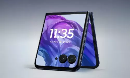 ఫ్లిప్ ఫోన్లు ట్రై చేయాలనుకుంటున్నారా? రూ.50వేల లోపలే లభించే బెస్ట్ మోడల్స్ ఇవే!