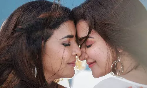 Movies: మంచు ల‌క్ష్మీ, హ‌నీ రోజ్ మ‌ధ్య హాట్ కెమెస్ట్రీ.. లెస్బియ‌న్స్‌గా న‌టించిన మూవీ ఏంటో ఏంటో తెలుసా?