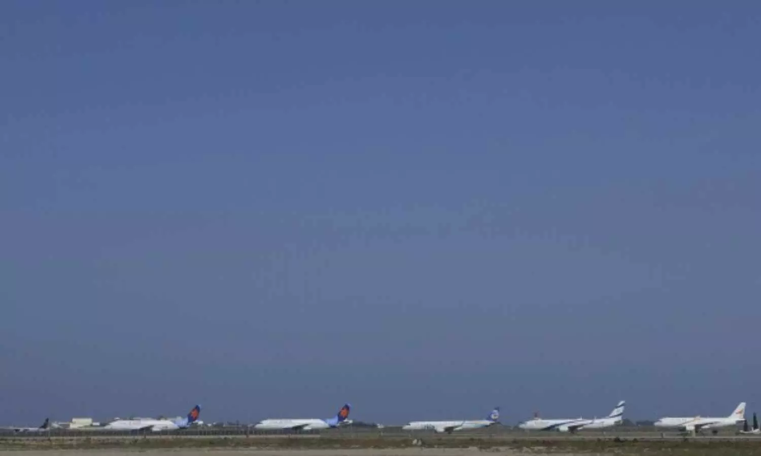 🛑 పశ్చిమాసియాలో ఎయిర్‌పోర్టుల మూసివేత: ఇజ్రాయెల్-ఇరాన్ యుద్ధం ప్రభావం – వేలాది ప్రయాణికులు చిక్కులు