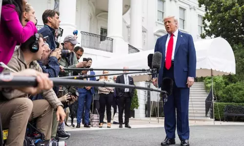 🇺🇸 డొనాల్డ్ ట్రంప్ జీ7 పర్యటనకు ముగింపు.. ఇజ్రాయెల్-ఇరాన్ యుద్ధం వేగంతో అమెరికాకు తిరుగు ప్రయాణం 🇺🇸 డొనాల్డ్ ట్రంప్ జీ7 పర్యటనకు ముగింపు.. ఇజ్రాయెల్-ఇరాన్ యుద్ధం వేగంతో అమెరికాకు తిరుగు ప్రయాణం