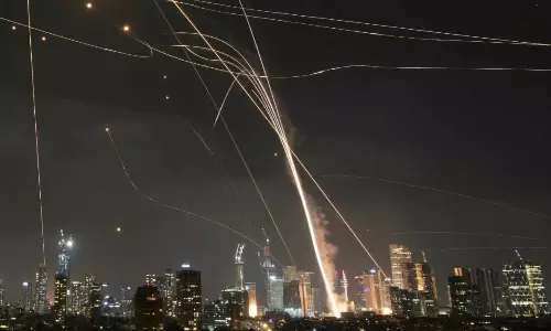 Iran Missile Attack | రాత్రివేళ ఇరాన్ క్షిపణి దాడులు ఎందుకు? అంతర్లీన వ్యూహాలు ఇవే! Iran Missile Attack | రాత్రివేళ ఇరాన్ క్షిపణి దాడులు ఎందుకు? అంతర్లీన వ్యూహాలు ఇవే!