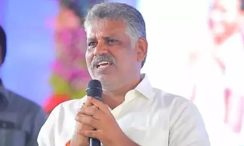 Chevireddy Arrest: మద్యం కుంభకోణంలో చెవిరెడ్డి భాస్కరరెడ్డి అరెస్టు – రూ.300 కోట్ల లిక్కర్ స్కాం, కీలక మలుపు Chevireddy Arrest: మద్యం కుంభకోణంలో చెవిరెడ్డి భాస్కరరెడ్డి అరెస్టు – రూ.300 కోట్ల లిక్కర్ స్కాం, కీలక మలుపు