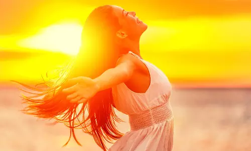 Vitamin D Sunlight: విటమిన్ డి కోసం ఎండలో ఎంతసేపు ఉండాలి? నిపుణుల సూచనలు ఇదే! Vitamin D Sunlight: విటమిన్ డి కోసం ఎండలో ఎంతసేపు ఉండాలి? నిపుణుల సూచనలు ఇదే!