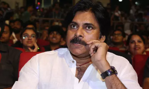 ✍️ పవన్ కళ్యాణ్: సినిమా డైలాగ్స్ థియేటర్ వరకే మంచివే! ✍️ పవన్ కళ్యాణ్: సినిమా డైలాగ్స్ థియేటర్ వరకే మంచివే!