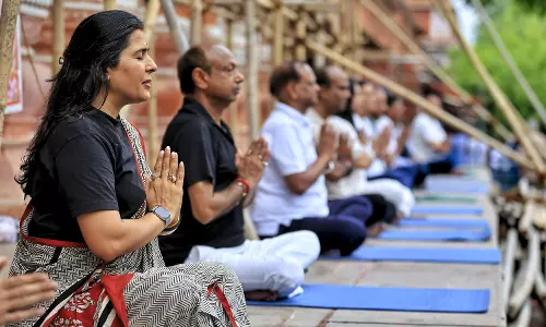 Yoga for Acidity: ఛాతీలో మంటకు చెక్.. ఈ యోగాసనాలు చేస్తే జీర్ణ సమస్యలు దూరం!