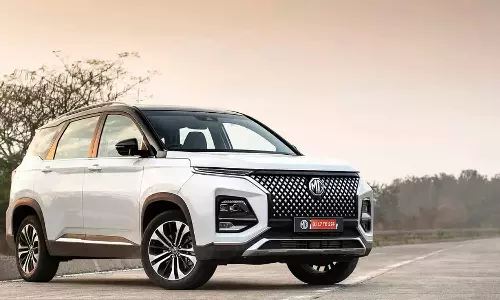 MG Hector Midnight Carnival