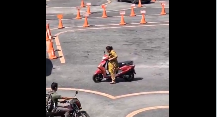 Viral Video: ఇంత భయంతో అయినా ఆమె వేసిన అడుగు.. ఇదే అసలైన ధైర్యం!