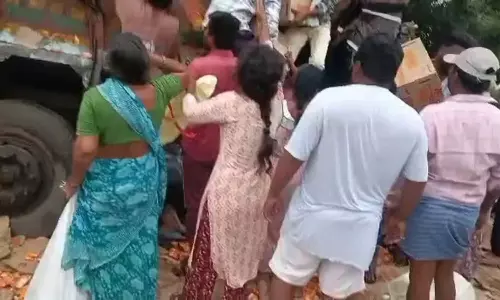 Mancherial Truck Accident Driver Dead Public Steal Soap Load Mancherial Truck Accident Driver Dead Public Steal Soap Load