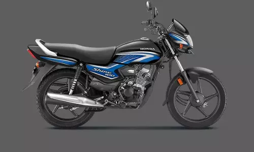 Honda Shine : తక్కువ ధర, ఎక్కువ మైలేజ్.. మిడిల్ క్లాస్ ఫేవరేట్ బైక్ ఇదే Honda Shine : తక్కువ ధర, ఎక్కువ మైలేజ్.. మిడిల్ క్లాస్ ఫేవరేట్ బైక్ ఇదే