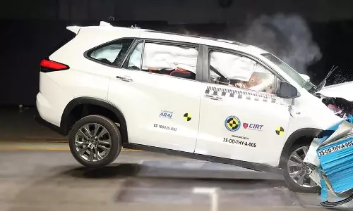 Toyota Innova Hycross