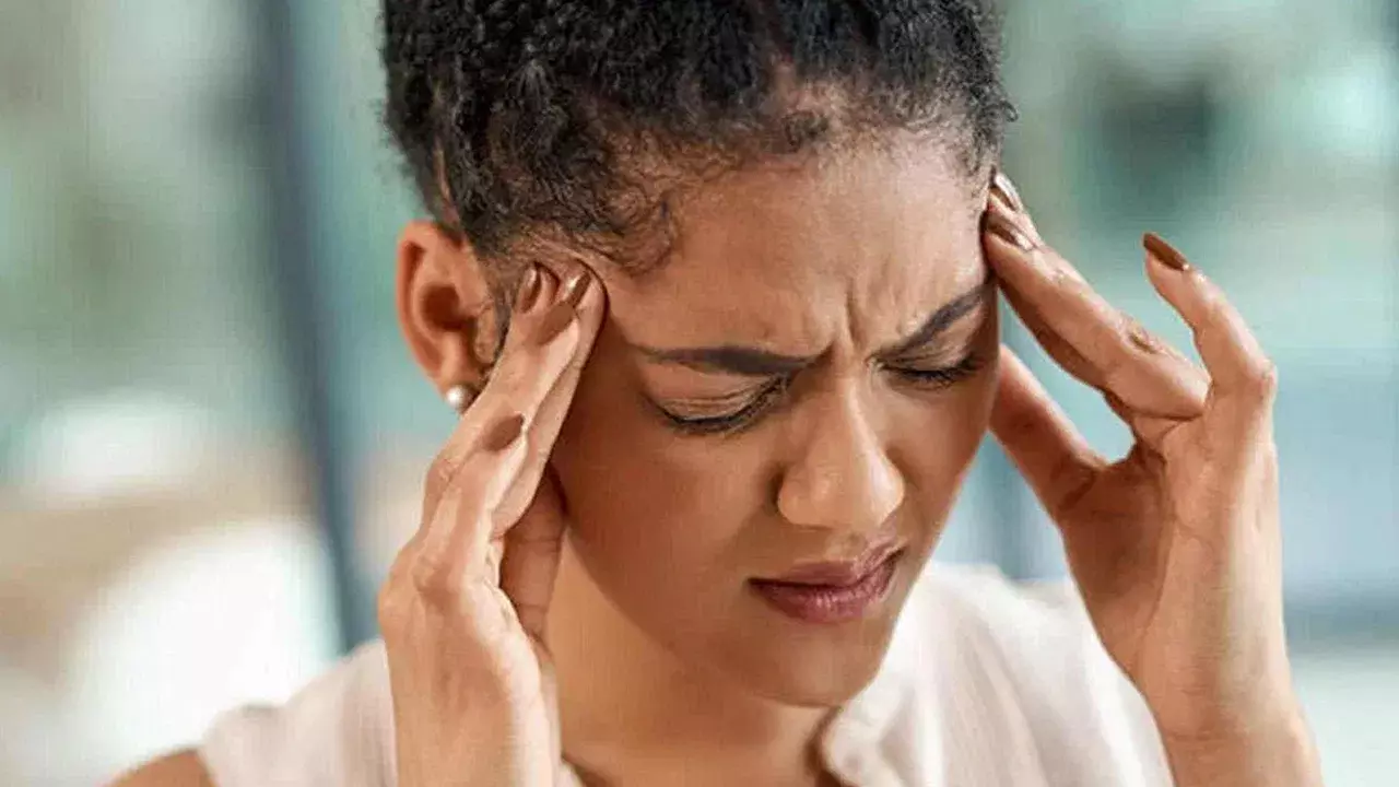 Headache: టెన్షన్తో తలనొప్పి వస్తుందా? ఇలా తగ్గించొచ్చు! Headache: టెన్షన్తో తలనొప్పి వస్తుందా? ఇలా తగ్గించొచ్చు!