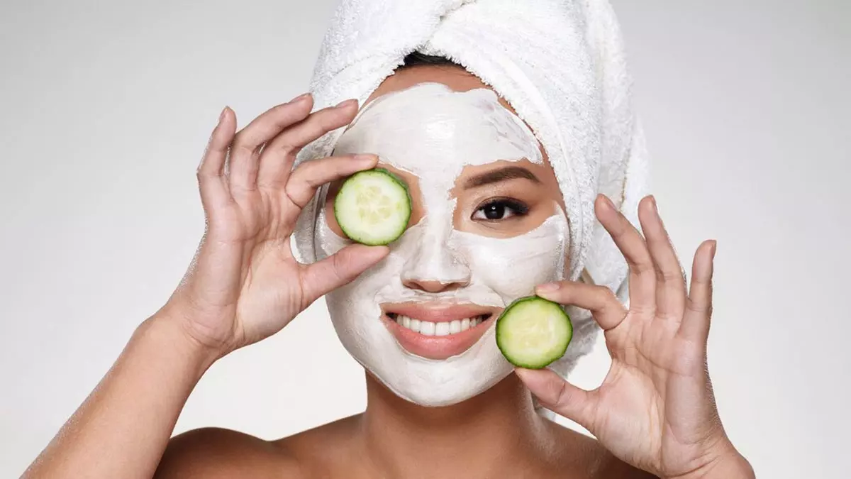 Instant Facial: ఐదు నిమిషాల్లో సింపుల్ ఫేషియల్ – మెరిసే చర్మం మీదే!