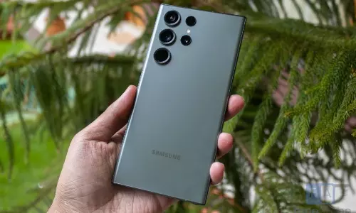 Samsung Galaxy S23 Ultra Price Cut: బంపర్ ఆఫర్.. లక్ష రూపాయల ఫోన్ సగం ధరకే.. ఇలా చేస్తే చాలు...! Samsung Galaxy S23 Ultra Price Cut: బంపర్ ఆఫర్.. లక్ష రూపాయల ఫోన్ సగం ధరకే.. ఇలా చేస్తే చాలు...!