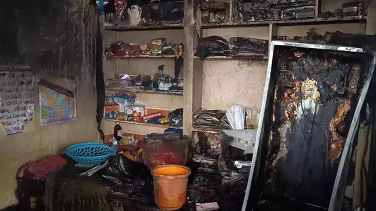 Hyderabad: రిఫ్రిజిరేటర్ పేలడంతో అగ్ని ప్రమాదం.. మసిబొగ్గుగా మారిన ఇల్లు!