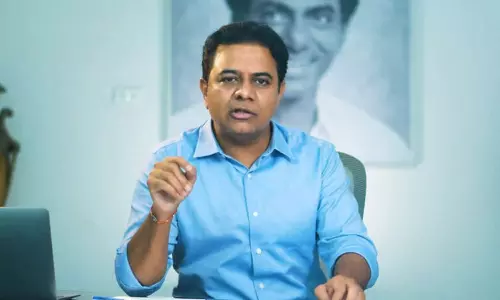 KCR Health Update: కేసీఆర్ ఆరోగ్య పరిస్థితిపై స్పందించిన కేటీఆర్ KCR Health Update: కేసీఆర్ ఆరోగ్య పరిస్థితిపై స్పందించిన కేటీఆర్