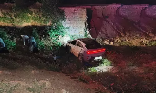 Devotees Heading to Tirumala Face Unexpected Mishap Following Google Maps in Jangaon Devotees Heading to Tirumala Face Unexpected Mishap Following Google Maps in Jangaon