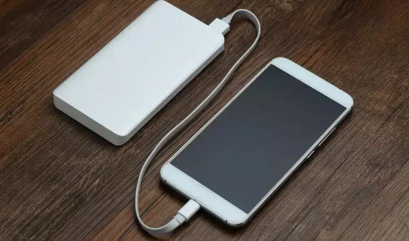 Power Bank Guide : కొత్త పవర్ బ్యాంక్ కొంటున్నారా? ముందు ఇవి తెలుసుకోండి.. లేకపోతే డివైస్కు నష్టం తప్పదు..! Power Bank Guide : కొత్త పవర్ బ్యాంక్ కొంటున్నారా? ముందు ఇవి తెలుసుకోండి.. లేకపోతే డివైస్కు నష్టం తప్పదు..!