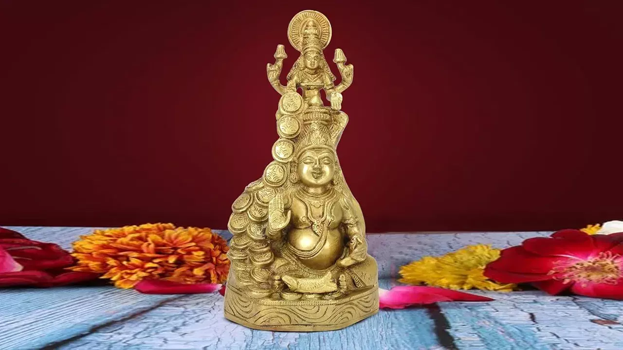 Vasu Tips: ఇంట్లో ఆర్థిక ఇబ్బందులు కొనసాగుతున్నాయా? అయితే ఇలా చేయండి Vasu Tips: ఇంట్లో ఆర్థిక ఇబ్బందులు కొనసాగుతున్నాయా? అయితే ఇలా చేయండి