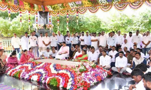 వైఎస్సార్‌ జయంతి సందర్భంగా ఘన నివాళులు: ఖర్గే, జగన్‌, షర్మిల సహా ప్రముఖుల స్మరణ