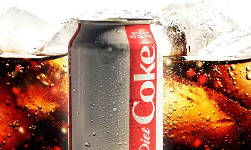 Fridge Cigarette: కొత్త ట్రెండ్ లో ‘ఫ్రిజ్ సిగరెట్’ హవా.. కానీ ఆరోగ్యపరంగా ఎలా? Fridge Cigarette: కొత్త ట్రెండ్ లో ‘ఫ్రిజ్ సిగరెట్’ హవా.. కానీ ఆరోగ్యపరంగా ఎలా?