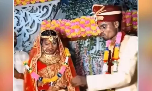 Viral Video: వీడెక్కడి పెళ్లికొడుకురా బాబు… వీడియో చూసిన తర్వాత మీరు నవ్వు ఆపుకోలేరు..! Viral Video: వీడెక్కడి పెళ్లికొడుకురా బాబు… వీడియో చూసిన తర్వాత మీరు నవ్వు ఆపుకోలేరు..!