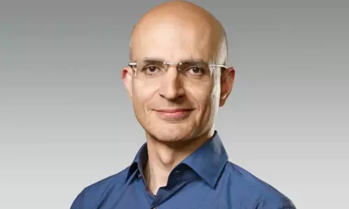 యాపిల్లో భారతీయుడికి భారీ పదోన్నతి – సబిహ్ ఖాన్ కొత్త COO, టిమ్ కుక్ చేతిలో డిజైన్ విభాగం బాధ్యతలు యాపిల్లో భారతీయుడికి భారీ పదోన్నతి – సబిహ్ ఖాన్ కొత్త COO, టిమ్ కుక్ చేతిలో డిజైన్ విభాగం బాధ్యతలు