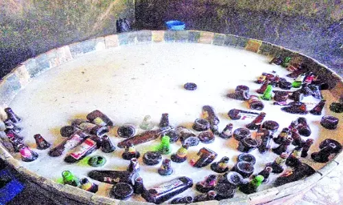 Hyderabad: హైదరాబాద్లో 90 శాతం కల్తీ కల్లే.. ఒకవేళ అది తాగారో.. ఇక అంతే.. Hyderabad: హైదరాబాద్లో 90 శాతం కల్తీ కల్లే.. ఒకవేళ అది తాగారో.. ఇక అంతే..