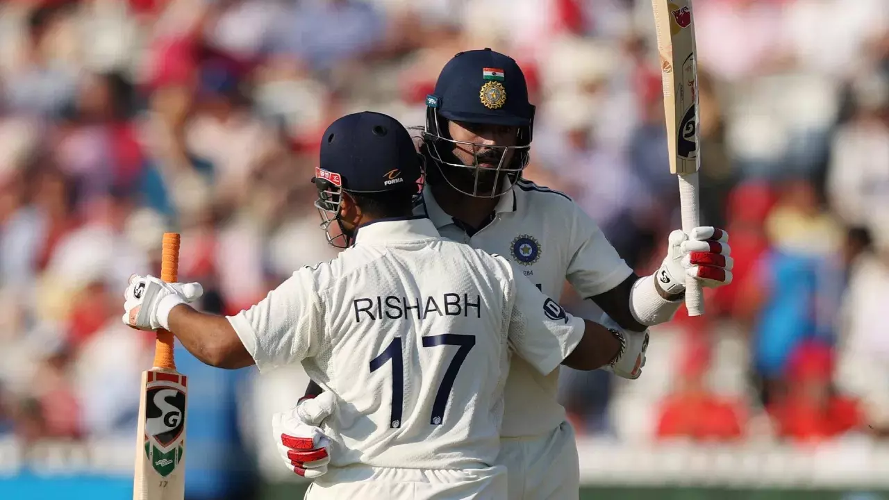 Lords Test : బుమ్రా 5 వికెట్లు, రాహుల్ హాఫ్ సెంచరీ.. రెండో రోజు మ్యాచ్ హైలెట్స్ ఇవే Lords Test : బుమ్రా 5 వికెట్లు, రాహుల్ హాఫ్ సెంచరీ.. రెండో రోజు మ్యాచ్ హైలెట్స్ ఇవే