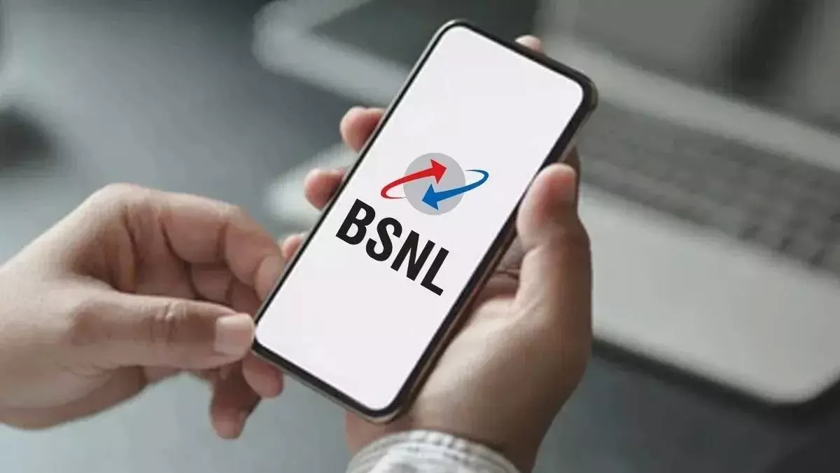BSNL: మరోసారి ప్రైవేట్ కంపెనీలకు షాక్.. రూ.199 కొత్త రీఛార్జ్ ప్లాన్.. 30 రోజులు ఫుల్ బెనిఫిట్స్..! BSNL: మరోసారి ప్రైవేట్ కంపెనీలకు షాక్.. రూ.199 కొత్త రీఛార్జ్ ప్లాన్.. 30 రోజులు ఫుల్ బెనిఫిట్స్..!