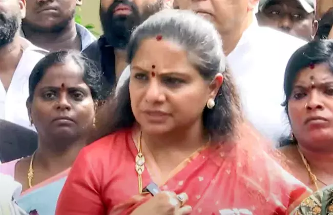 Teenmar Mallanna: మహిళలపై దారుణ వ్యాఖ్యలు.. సస్పెండ్ చేయాలి – కవిత ఆగ్రహం