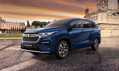 Maruti Invicto: భారీ డిస్కౌంట్.. మారుతి సుజికి ఇన్విక్టో.. బడ్జెట్ ఫ్యామిలీ కార్..!