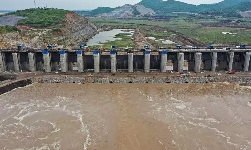 బనకచర్లపై చర్చ అప్రసక్తం: కేంద్రానికి తెలంగాణ ప్రభుత్వ లేఖ, రేపటి సీఎంల సమావేశానికి సదస్సు ప్రాధాన్యం