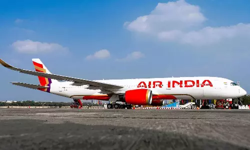 Air India వివాదం: టికెట్లు బుక్ చేసుకున్నారు, కానీ విమానం కాదండీ… కారులో పంపారు!