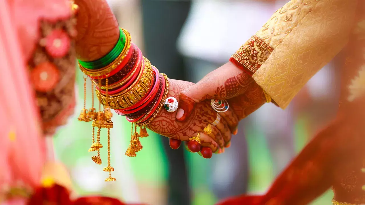 ఇలా చేశావేంటి భయ్యా! పెళ్లిరోజే భార్యకు ప్రెగ్నెన్సీ టెస్ట్ కిట్ ఇచ్చిన వరుడు..