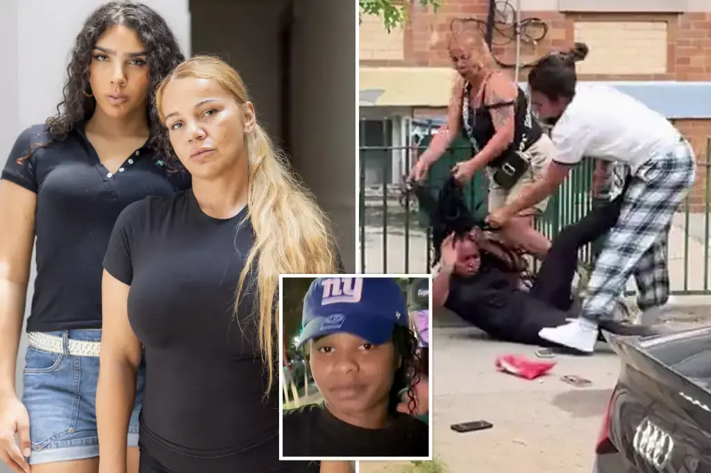 Viral Video: నడిరోడ్డుపై జుట్టుపట్టుకుని దాడి చేసిన తల్లికూతుళ్లు – వీడియో వైరల్