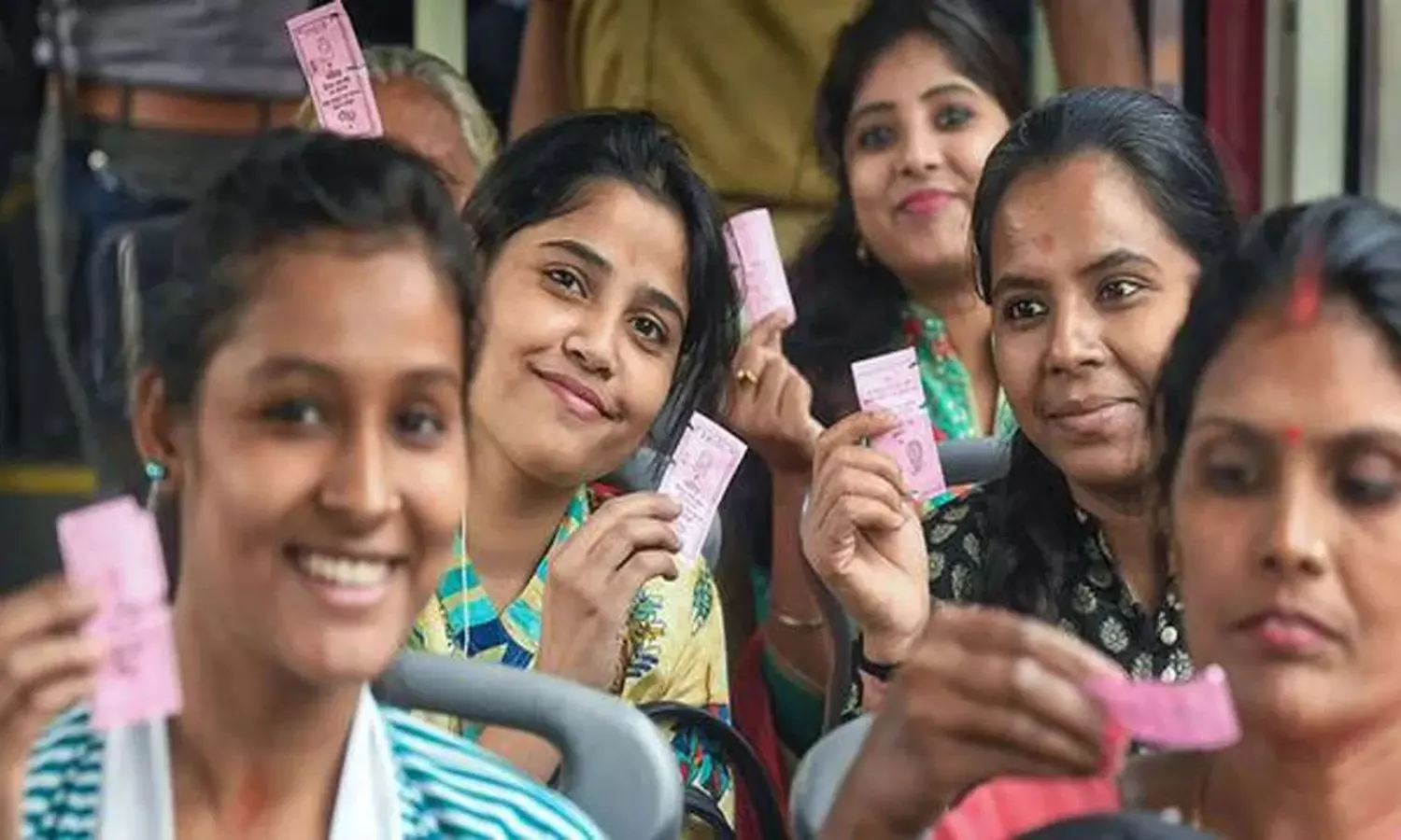 Free Bus: మహిళల ఉచిత ప్రయాణ పథకంలో మార్పులు.. టిక్కెట్ల స్థానంలో పింక్ పాస్