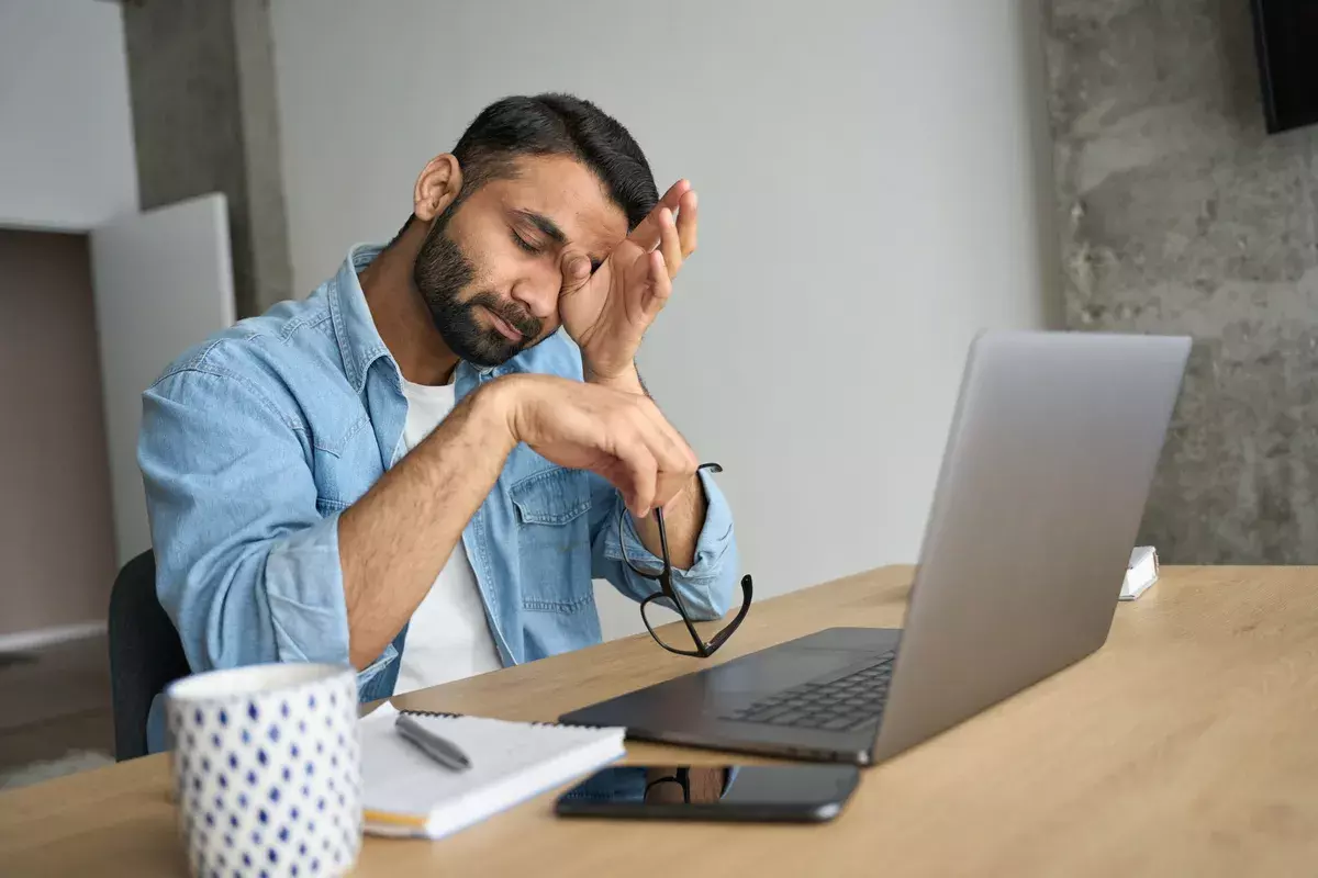 Health Tips: రోజంతా లాప్‌ట్యాప్ ముందు కూర్చుంటారా? తప్పనిసరిగా తెలుసుకోవాల్సిన విషయాలు