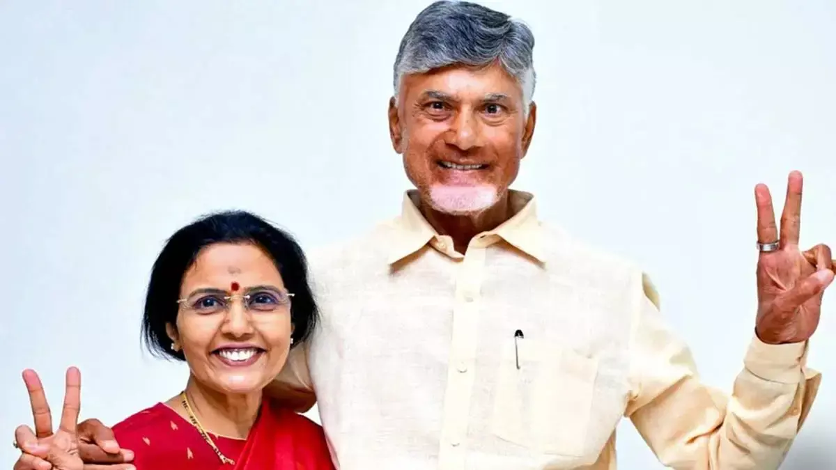 Heritage Shares: ఏపీ సీఎం సతీమణికి ఒక్కరోజే రూ.78 కోట్ల లాభం.. 7 శాతానికి పైగా ఎగసిన హెరిటేజ్ స్టాక్ Heritage Shares: ఏపీ సీఎం సతీమణికి ఒక్కరోజే రూ.78 కోట్ల లాభం.. 7 శాతానికి పైగా ఎగసిన హెరిటేజ్ స్టాక్