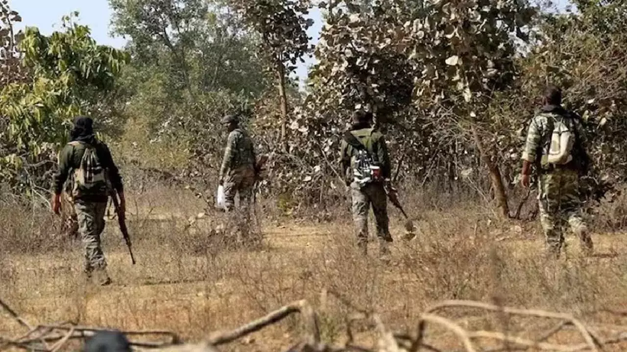 Chhattisgarh: నారాయణపూర్లో భారీ ఎన్కౌంటర్, ఆరుగురు మావోయిస్టులు హతం Chhattisgarh: నారాయణపూర్లో భారీ ఎన్కౌంటర్, ఆరుగురు మావోయిస్టులు హతం