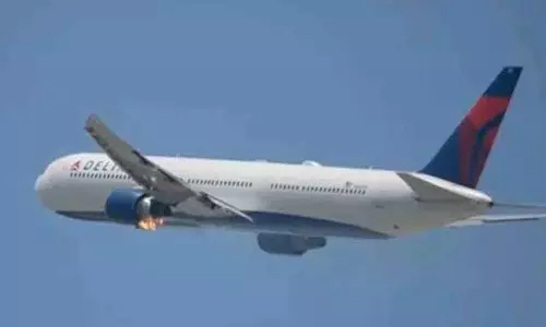 US flight catches fire