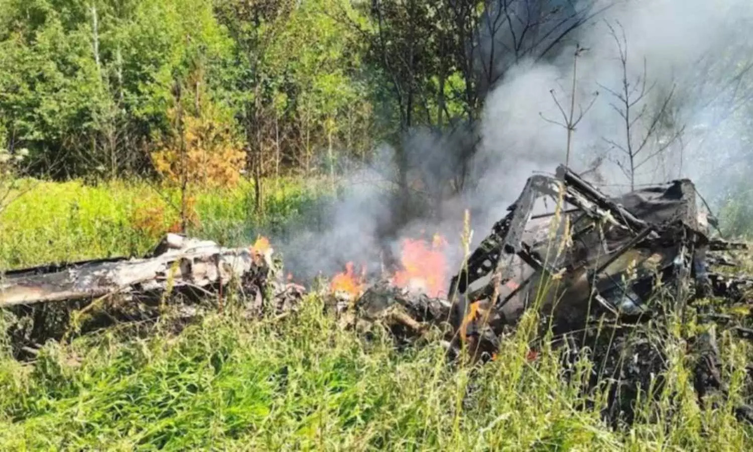 చైనా సరిహద్దు సమీపంలో 49 మంది ప్రయాణికులతో వెళ్తున్న రష్యన్ విమానం కుప్పకూలింది