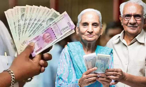 పింఛన్ల పంపిణీపై మంత్రి కీలక వ్యాఖ్యలు.. ఇక నుంచి వారికి మాత్రమే..