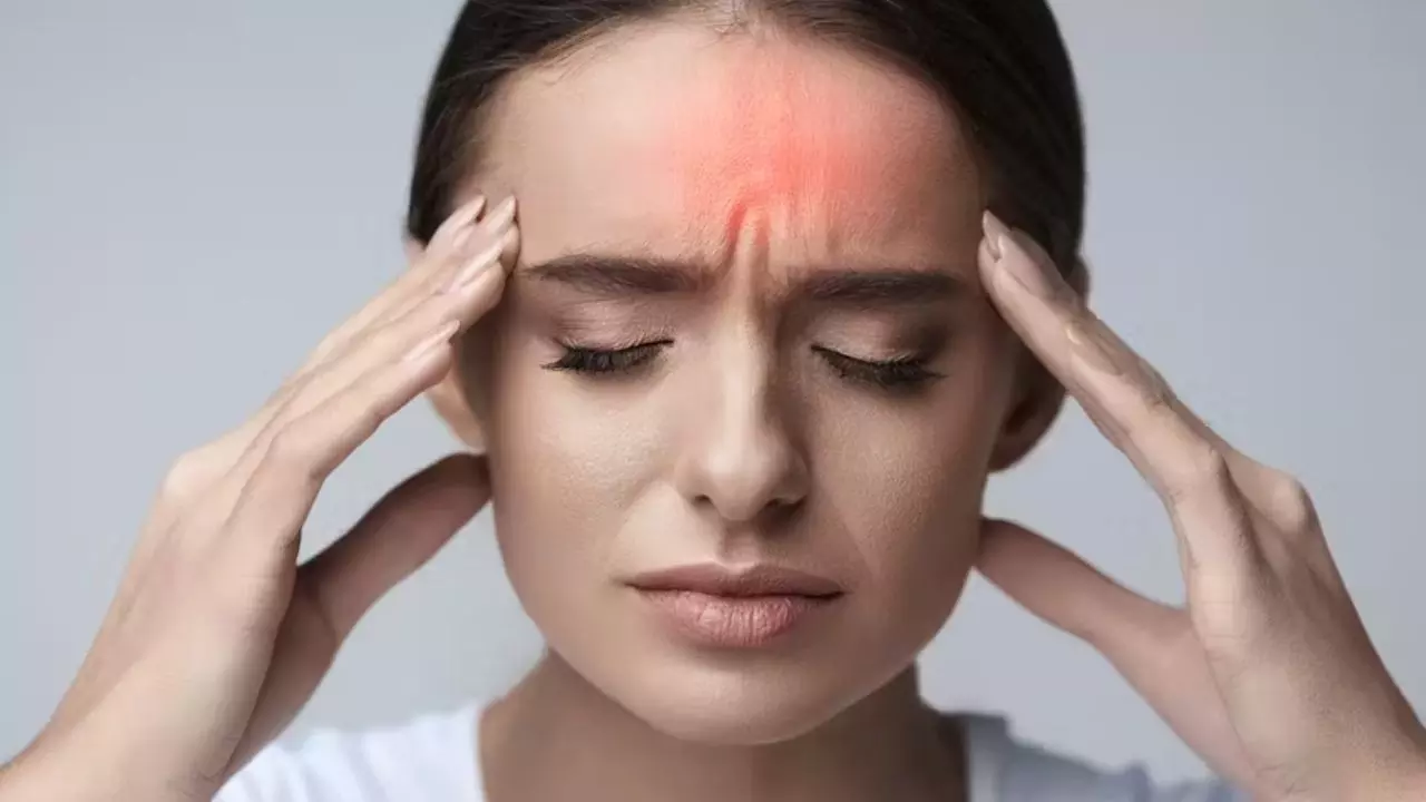 Headache Causes: తరచుగా తలనొప్పితో ఇబ్బంది పడుతున్నారా? Headache Causes: తరచుగా తలనొప్పితో ఇబ్బంది పడుతున్నారా?