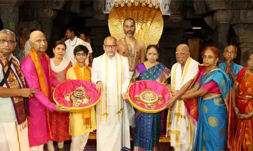 Tirumala Srivaru Receives Golden Shanku Chakram Worth 2 Crores Tirumala Srivaru Receives Golden Shanku Chakram Worth 2 Crores